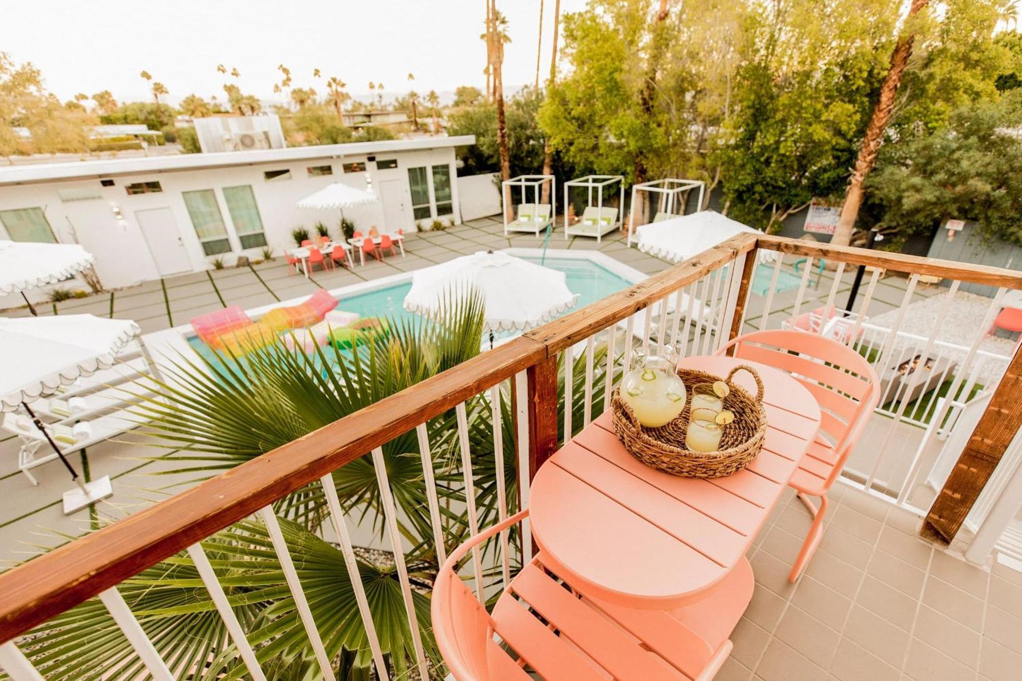 The Wesley Hotel By Avantstay Retro Spacious W Bbq Pool Spa Palm Springs Exterior photo