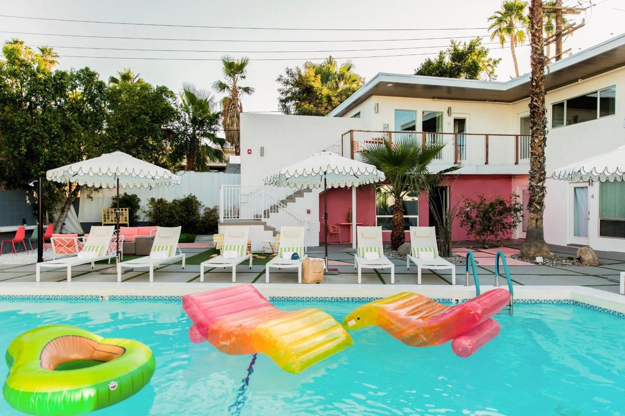 The Wesley Hotel By Avantstay Retro Spacious W Bbq Pool Spa Palm Springs Exterior photo