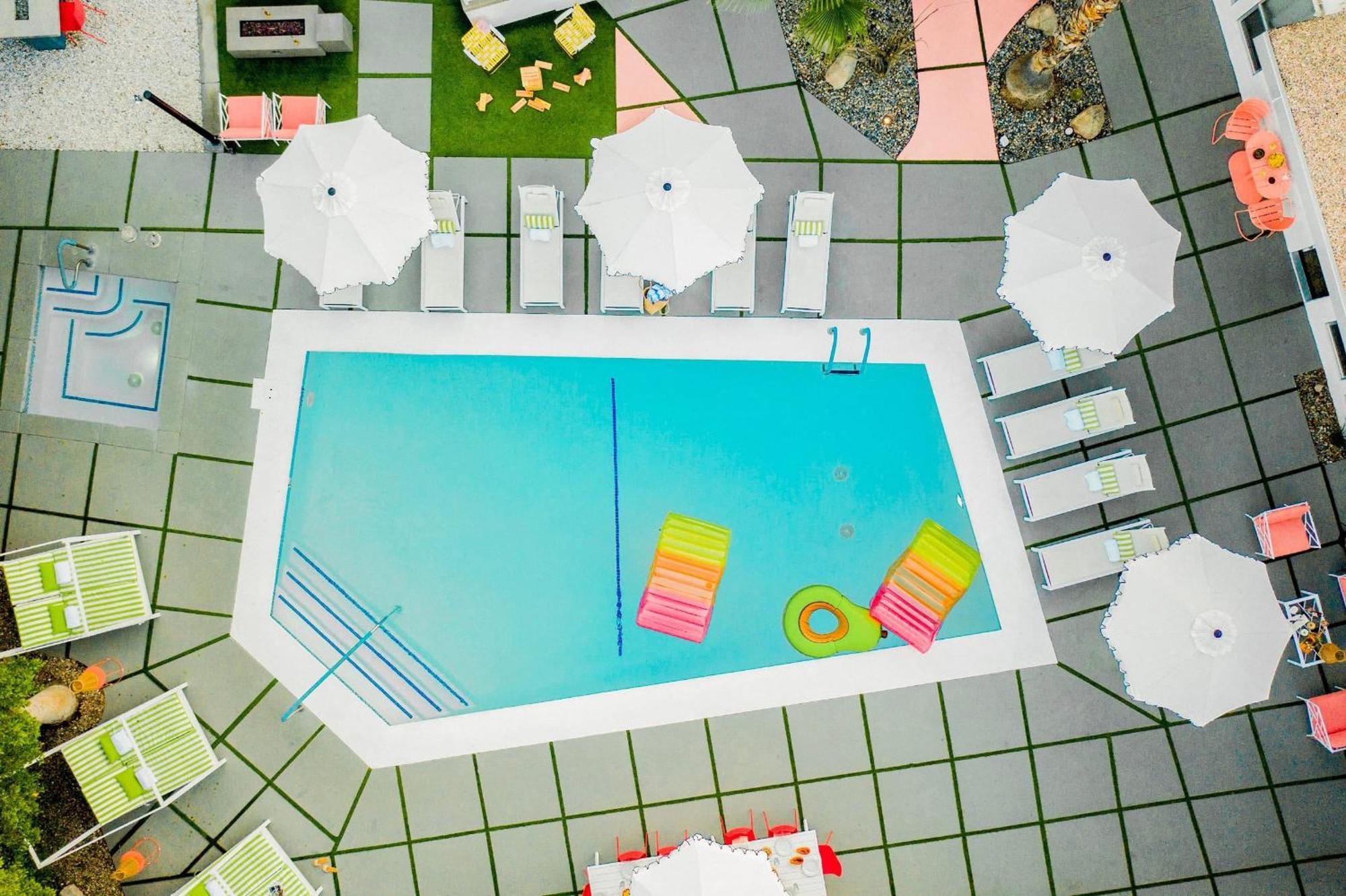 The Wesley Hotel By Avantstay Retro Spacious W Bbq Pool Spa Palm Springs Exterior photo