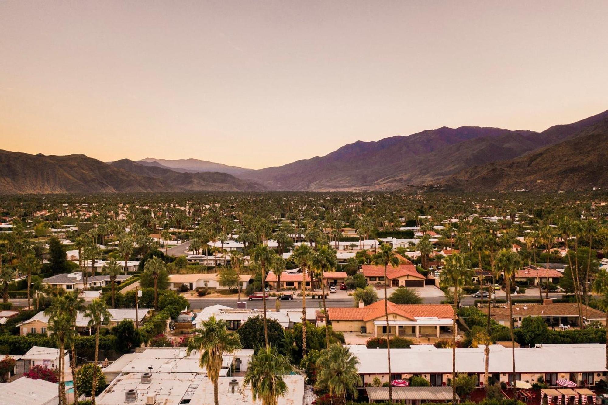 The Wesley Hotel By Avantstay Retro Spacious W Bbq Pool Spa Palm Springs Exterior photo