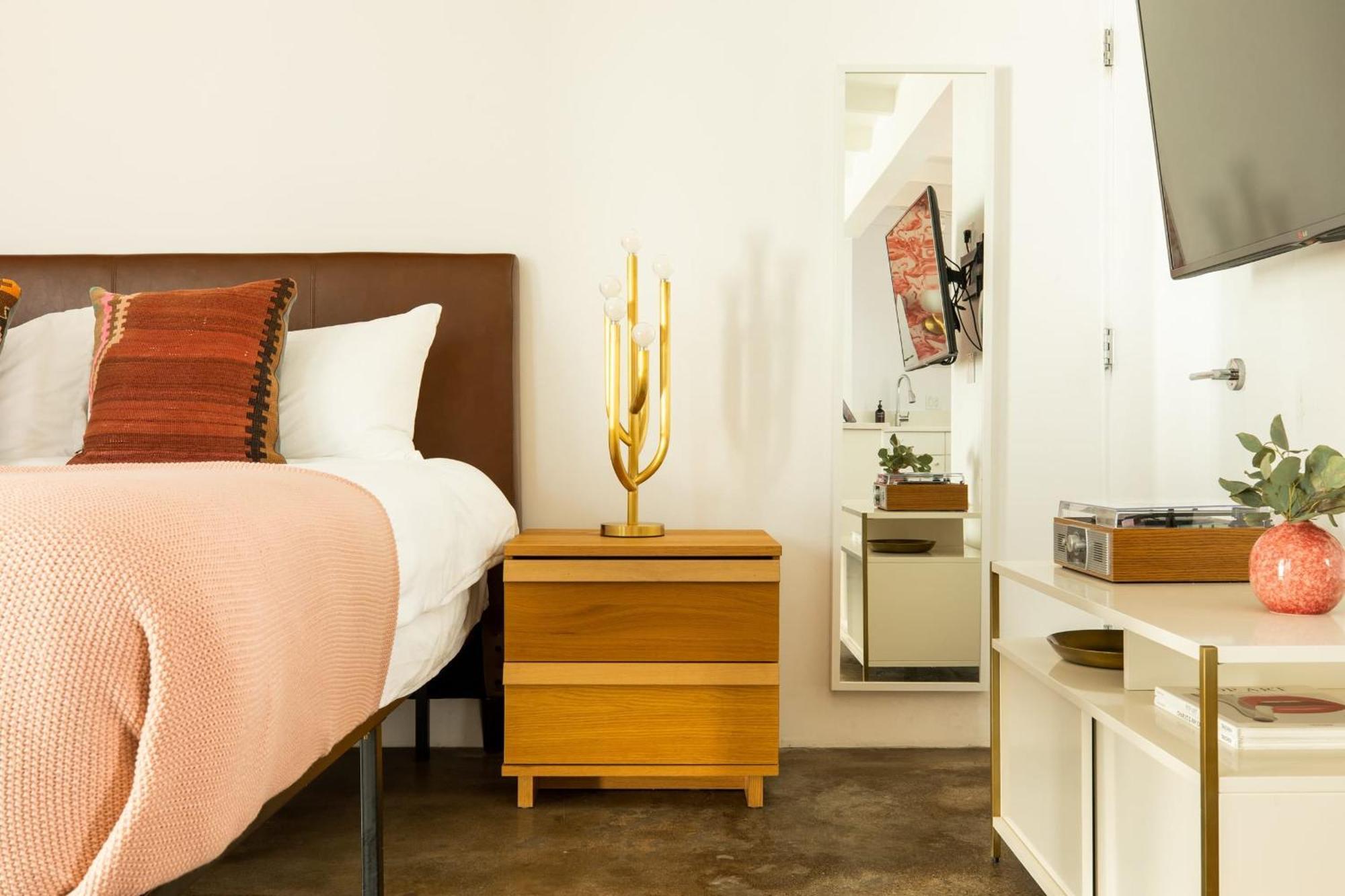 The Wesley Hotel By Avantstay Retro Spacious W Bbq Pool Spa Palm Springs Exterior photo