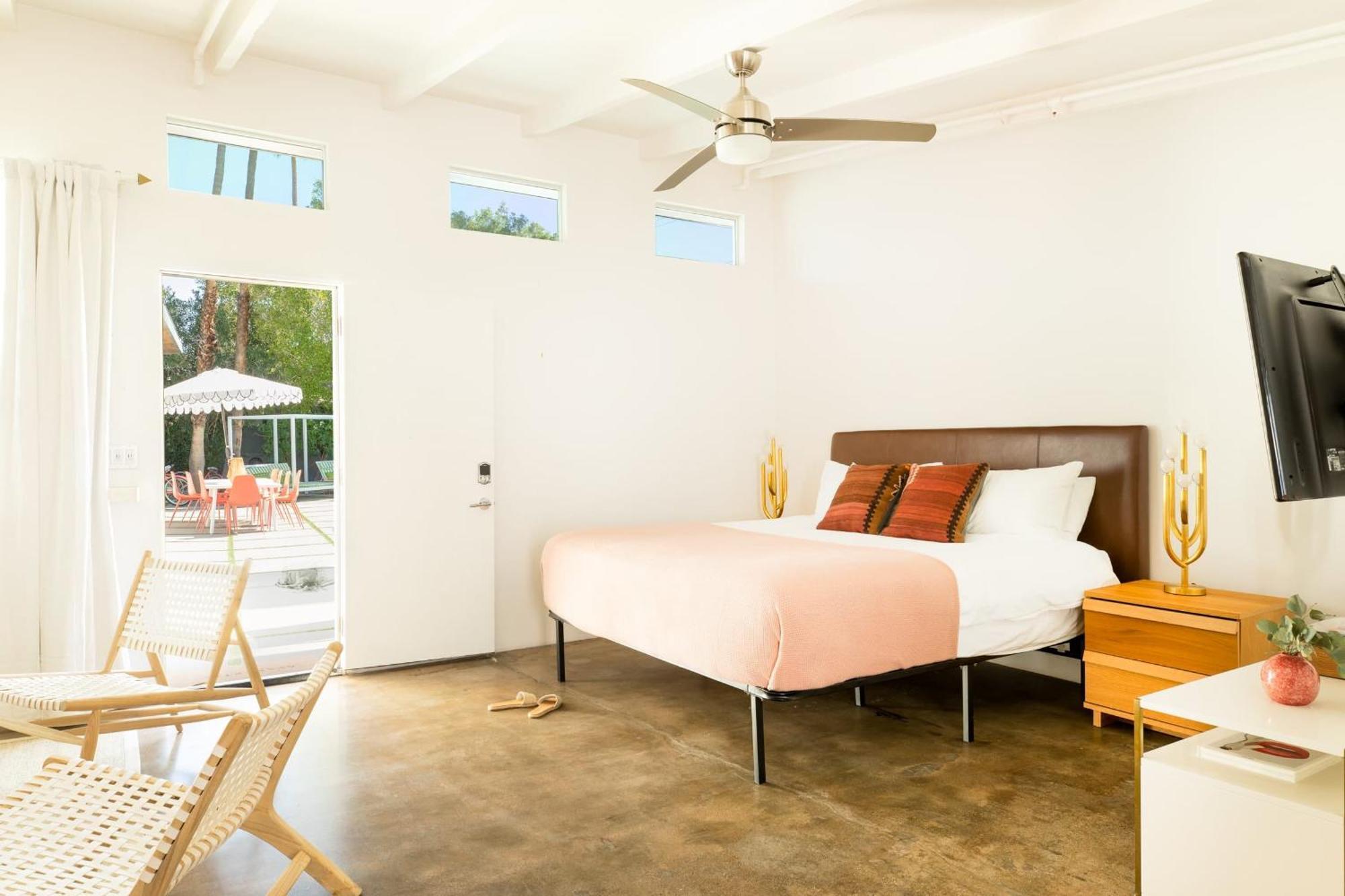 The Wesley Hotel By Avantstay Retro Spacious W Bbq Pool Spa Palm Springs Exterior photo